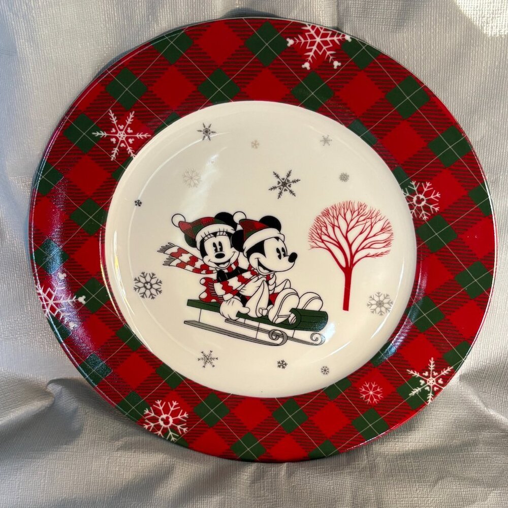 2 Disney Park- Mickey and Minnie Mouse- Brand New Christmas plaid dinner plates